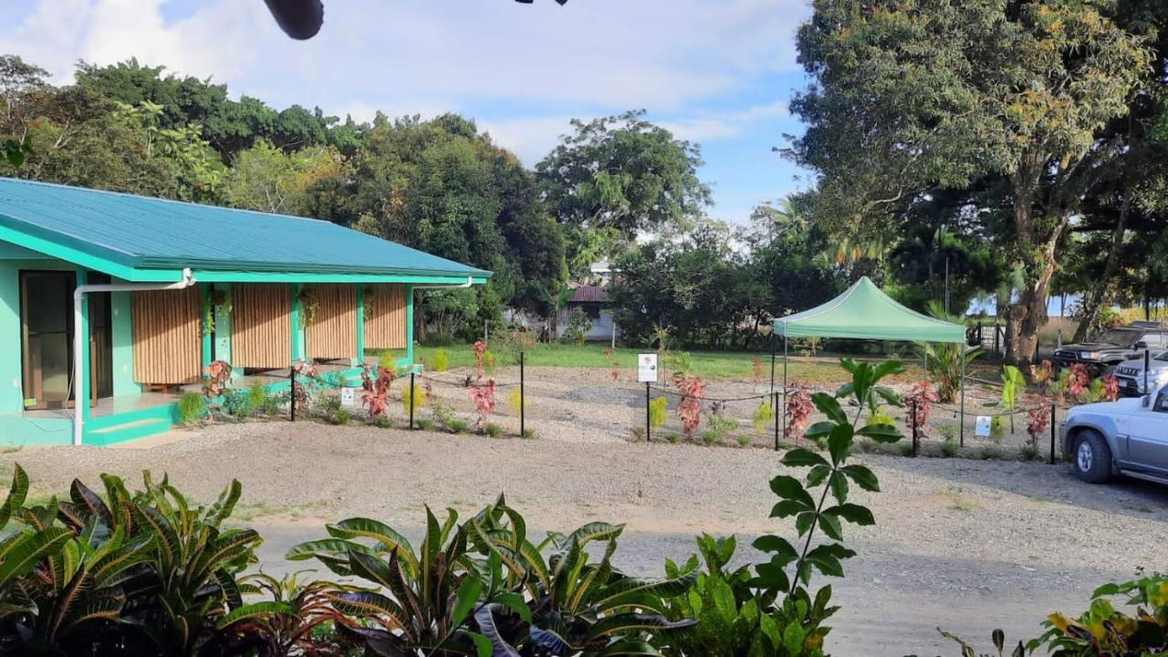 Playa Blanca Macaw Hotel Conte Екстериор снимка